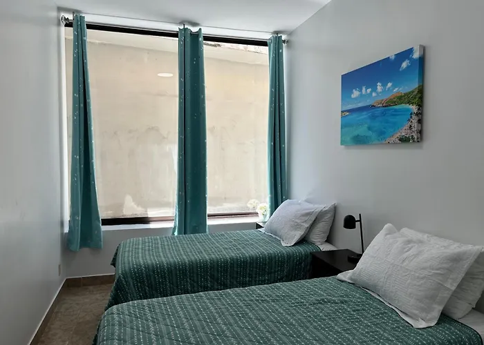 2Br Downtown High Ceiling Free Parking And Wifi