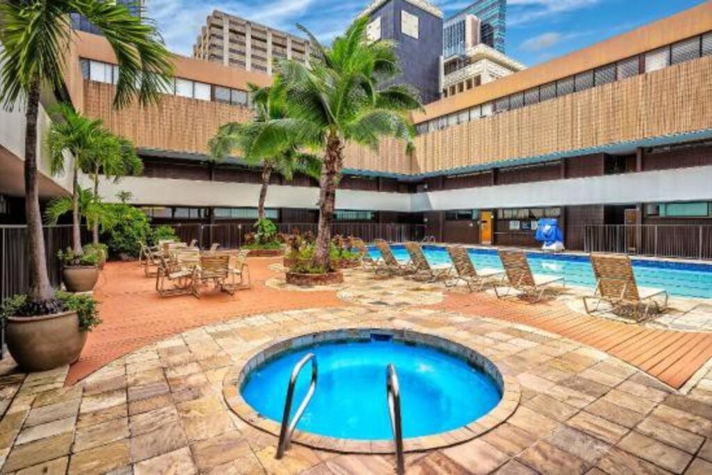 2br Downtown High Ceiling Free Parking And Wifi Appartement Honolulu