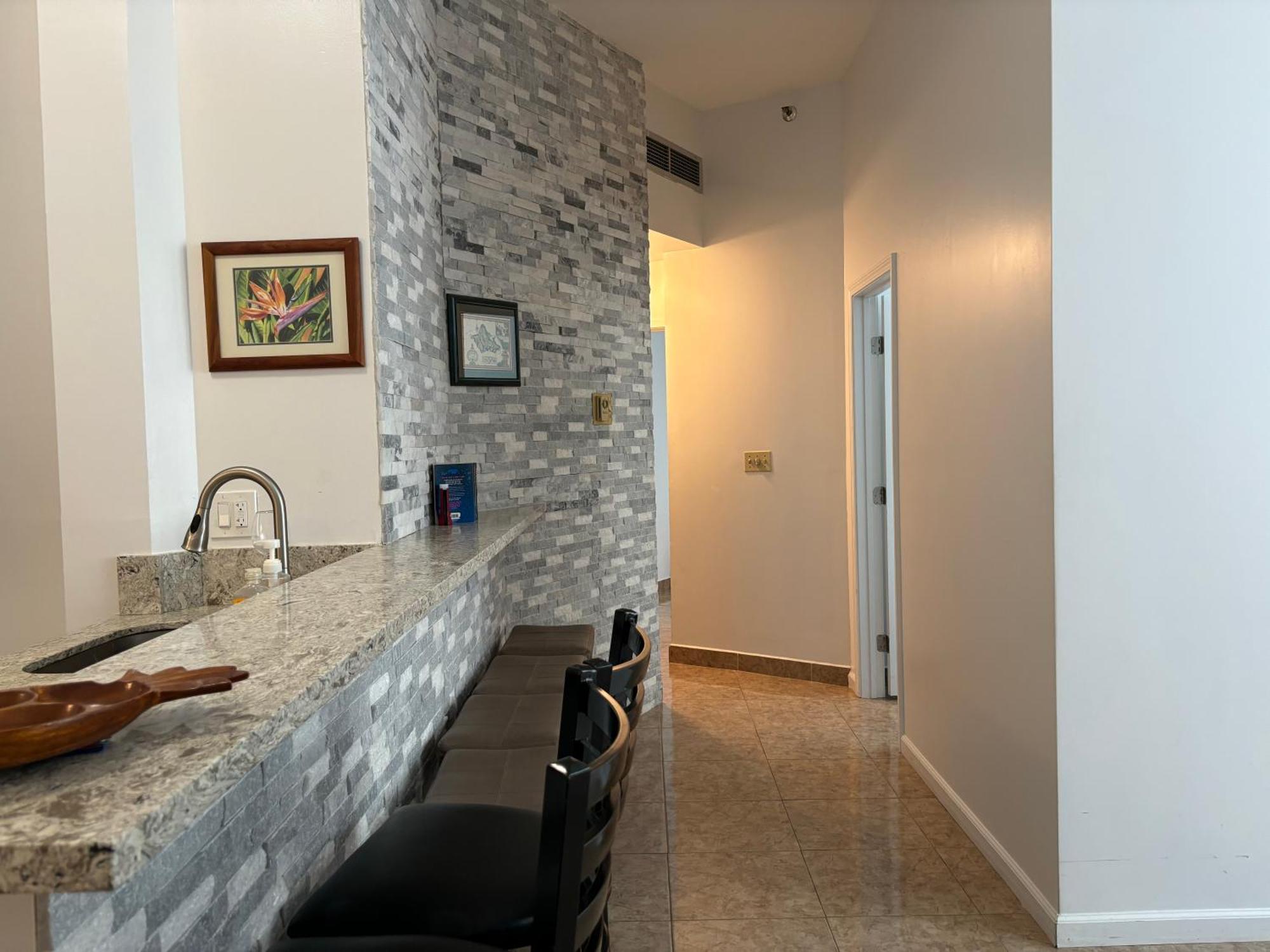Appartement 2br Downtown High Ceiling Free Parking And Wifi *